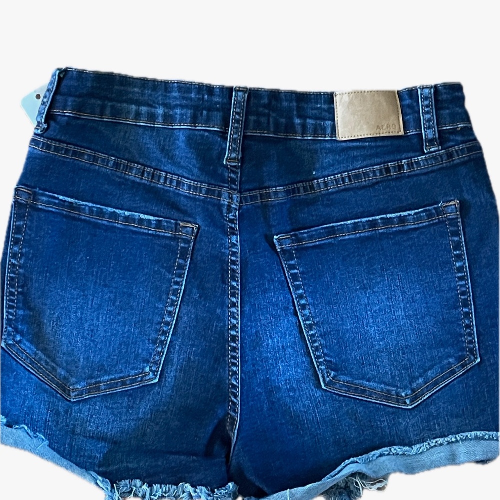 Distressed Jean shorts - Picture 2 of 5